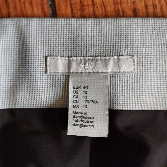 H&M SKIRT - Picture 3 of 3